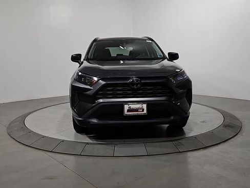 Used 2020 Toyota RAV4 LE image 8
