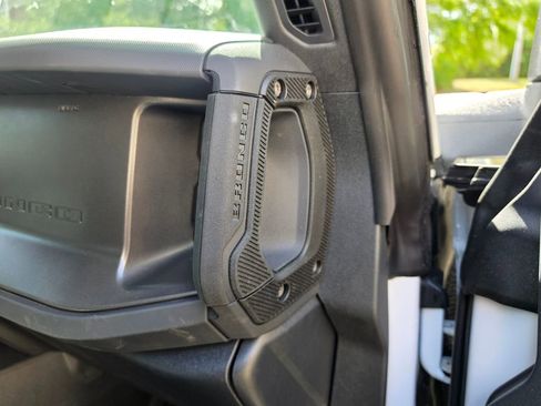 Used 2025 Ford Bronco Badlands image 52