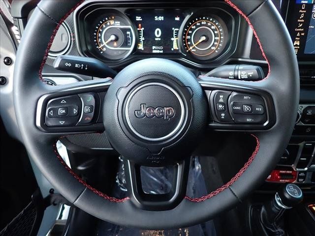 Used 2024 Jeep Gladiator Rubicon w/ Technology Group AWD/4WD image 11