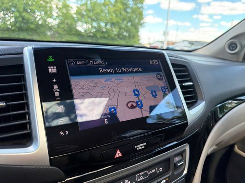 Used 2016 Honda Pilot Touring image 29