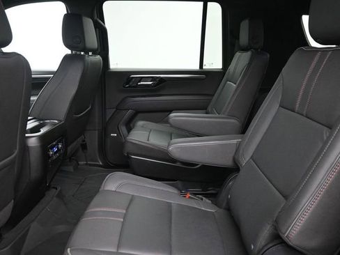 Used 2025 Chevrolet Suburban RST w/ Comfort Package AWD/4WD image 19