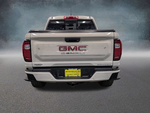 Used 2026 GMC Canyon Denali AWD/4WD image 5