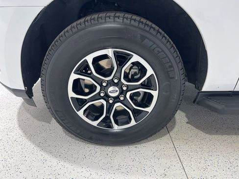 Used 2024 Ford Expedition Max XLT image 30