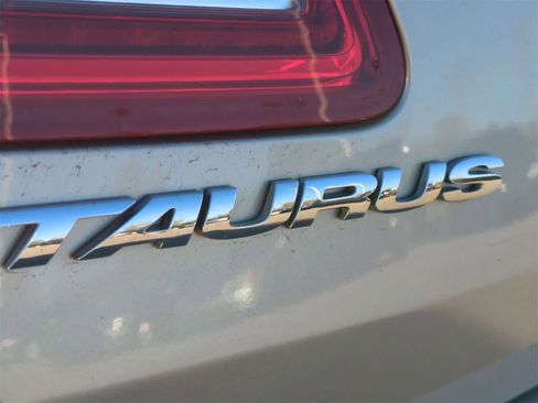 Used 2018 Ford Taurus SEL w/ Equipment Group 201A image 14