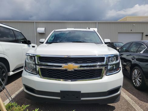 Used 2020 Chevrolet Suburban LT RWD image 2