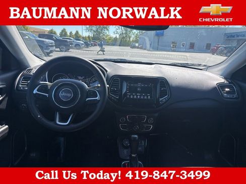 Used 2021 Jeep Compass Latitude AWD/4WD image 35