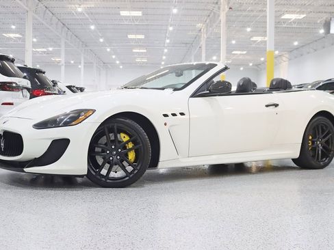 Used 2015 Maserati GranTurismo MC image 2