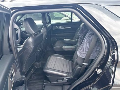 Used 2025 Ford Explorer ST-Line AWD/4WD image 8