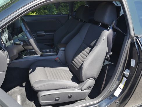 Used 2013 Dodge Challenger SXT RWD image 23