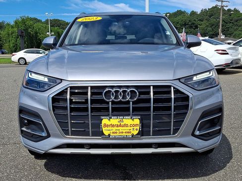Used 2023 Audi Q5 2.0T Premium w/ Convenience Package AWD/4WD image 2