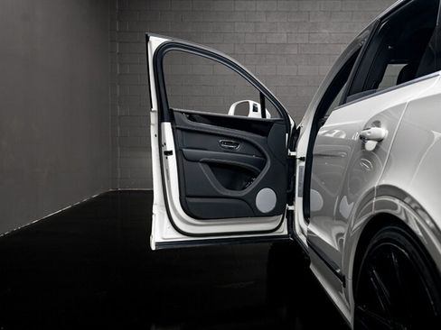 Used 2024 Bentley Bentayga AWD/4WD image 26