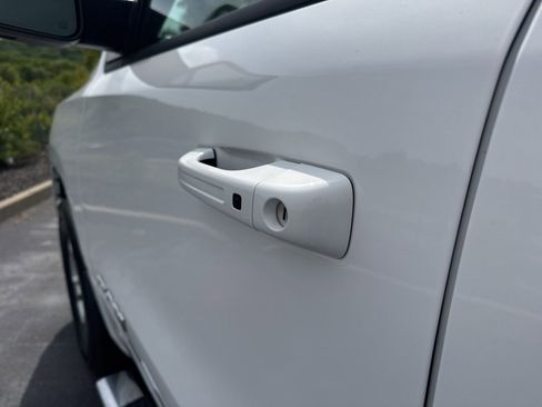 Used 2023 RAM 1500 Laramie AWD/4WD image 10