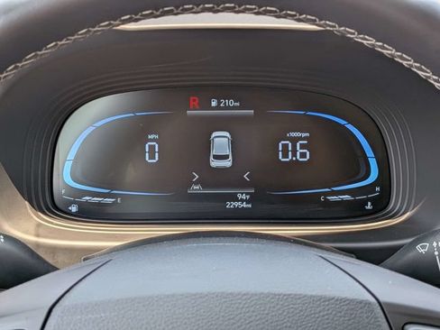 Used 2025 Hyundai Venue SEL FWD image 27