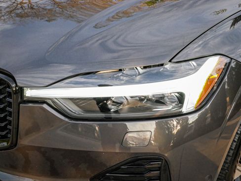 Used 2025 Volvo XC60 B5 Plus w/ Climate Package image 6