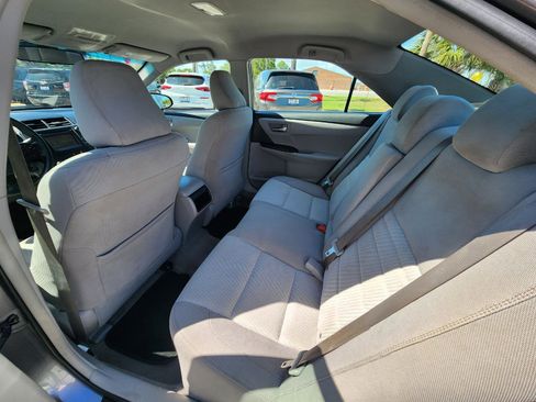 Used 2016 Toyota Camry LE FWD image 11