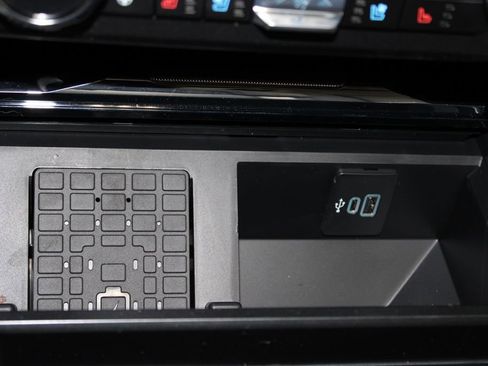 New 2026 Ford F250 Lariat w/ Black Appearance Package image 47