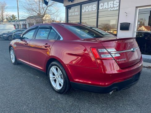Used 2015 Ford Taurus SEL image 2