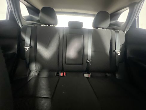 Used 2021 Nissan Rogue Sport S image 32