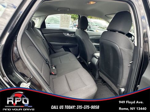 Used 2020 Kia Forte LXS FWD image 25