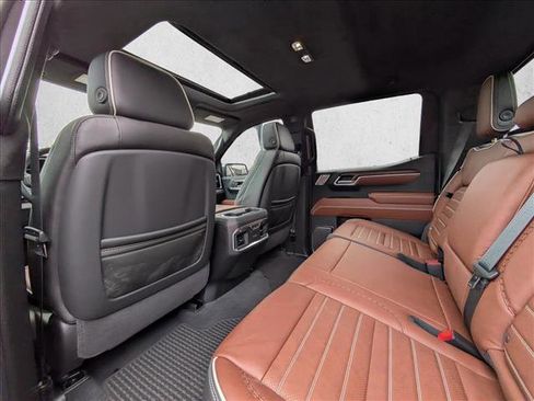 Used 2026 GMC Sierra 1500 Denali Ultimate image 9
