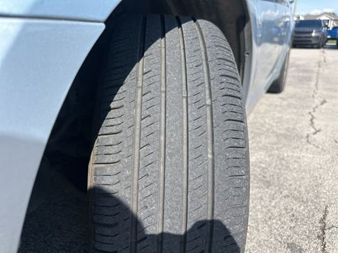 Used 2014 Chrysler 200 Touring image 8