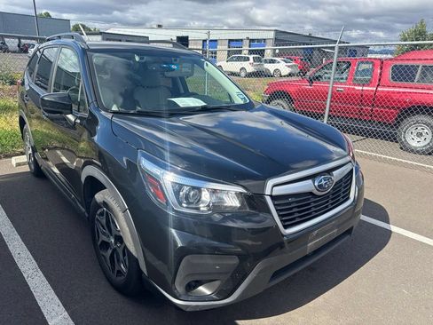 Used 2019 Subaru Forester Premium AWD/4WD image 4