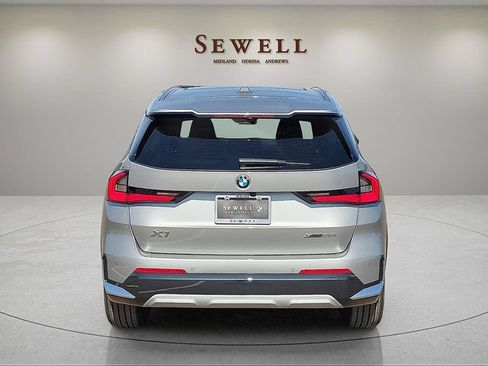 Used 2026 BMW X1 xDrive28i w/ Technology Package AWD/4WD image 4