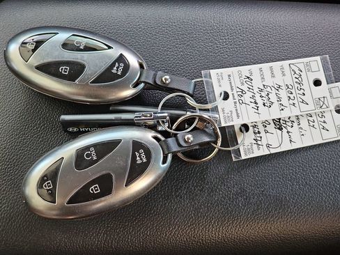 Used 2024 Hyundai Elantra Blue FWD image 39