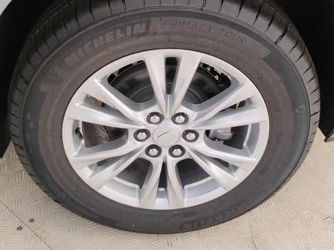 New 2025 Cadillac XT6 Luxury image 32