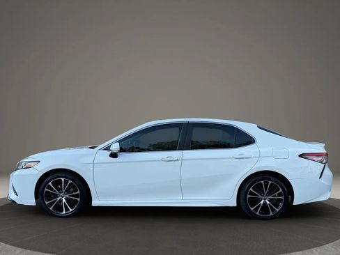 Used 2018 Toyota Camry SE image 8