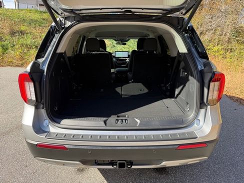 Used 2025 Ford Explorer Active w/ Active Comfort Package image 16