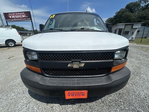 Used 2017 Chevrolet Express 2500 RWD image 2