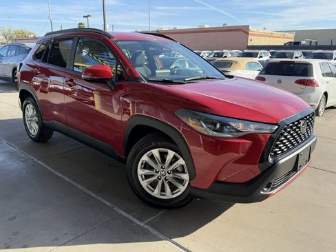 Used 2023 Toyota Corolla Cross LE image 6