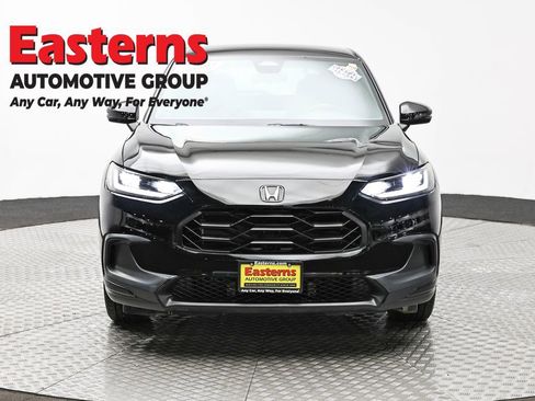 Used 2023 Honda HR-V Sport image 2