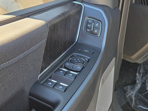 New 2026 Ford F250 Lariat w/ Black Appearance Package image 11