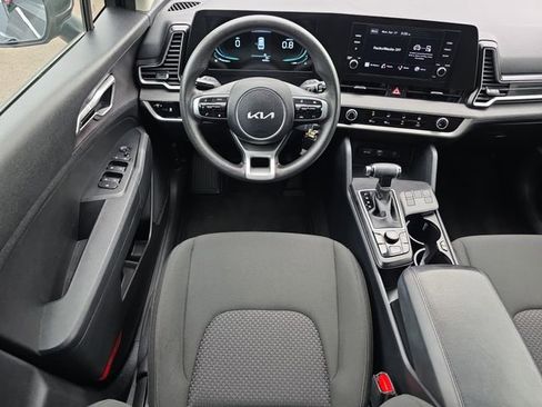 Used 2025 Kia Sportage LX FWD image 12