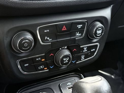 Used 2017 Jeep Compass Limited AWD/4WD image 37