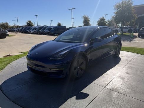 Used 2023 Tesla Model 3 Standard Range image 3