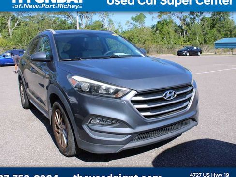 Used 2017 Hyundai Tucson SE image 4