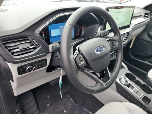 New 2026 Ford Escape SE image 8