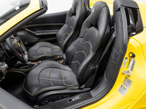 Used 2017 Ferrari 488 Spider image 7