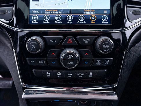 Used 2019 Jeep Grand Cherokee Altitude RWD image 21