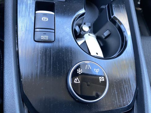 Used 2024 Nissan Rogue SV AWD/4WD image 33