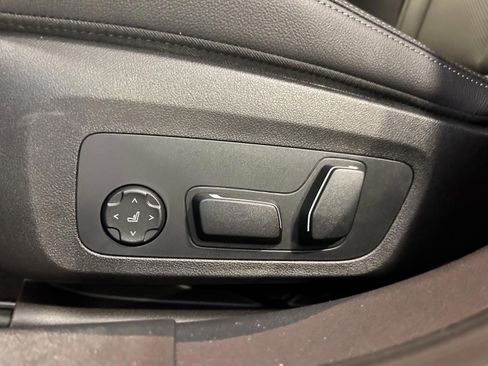 Used 2025 BMW 330i xDrive Sedan image 24