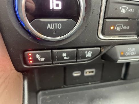 Used 2021 Chevrolet Tahoe High Country image 15