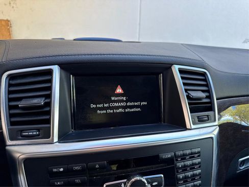 Used 2015 Mercedes-Benz GL 450 4MATIC w/ Appearance Package image 14