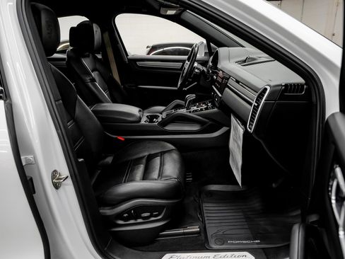 Used 2023 Porsche Cayenne Base image 44