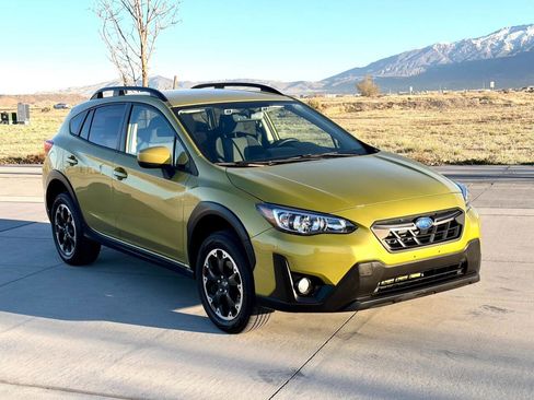 Used 2021 Subaru Crosstrek 2.0i Premium w/ Popular Package #3 image 3