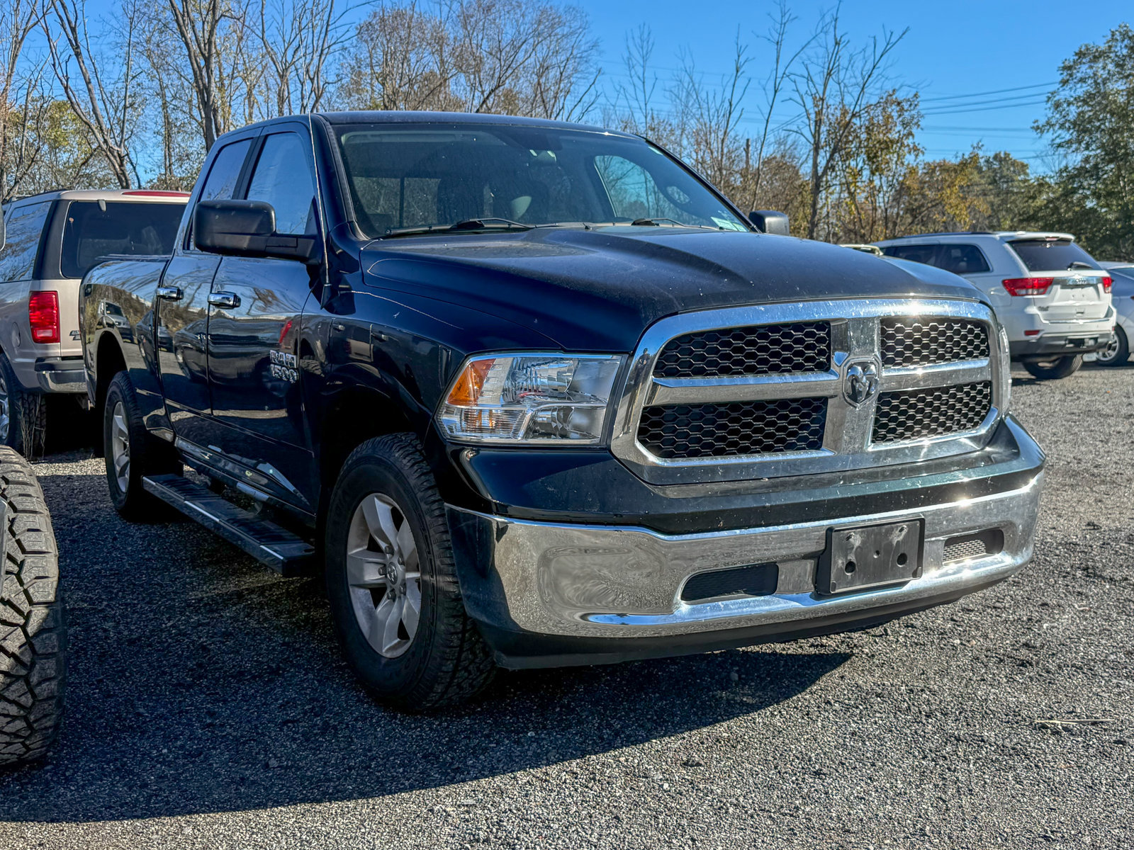 Used 2017 RAM 1500 Classic SLT AWD/4WD image 1