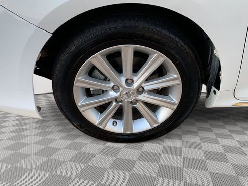 Used 2013 Toyota Camry XLE w/ Convenience Pkg image 19